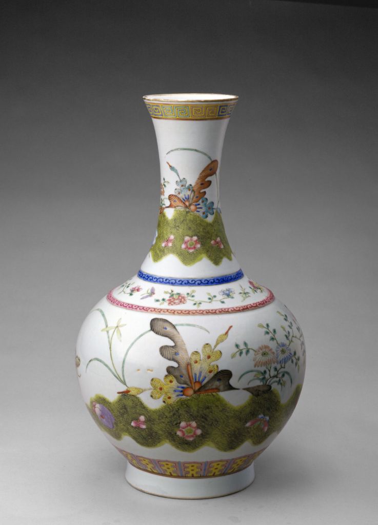 图片[1]-Pink colored butterfly skimming bottle-China Archive